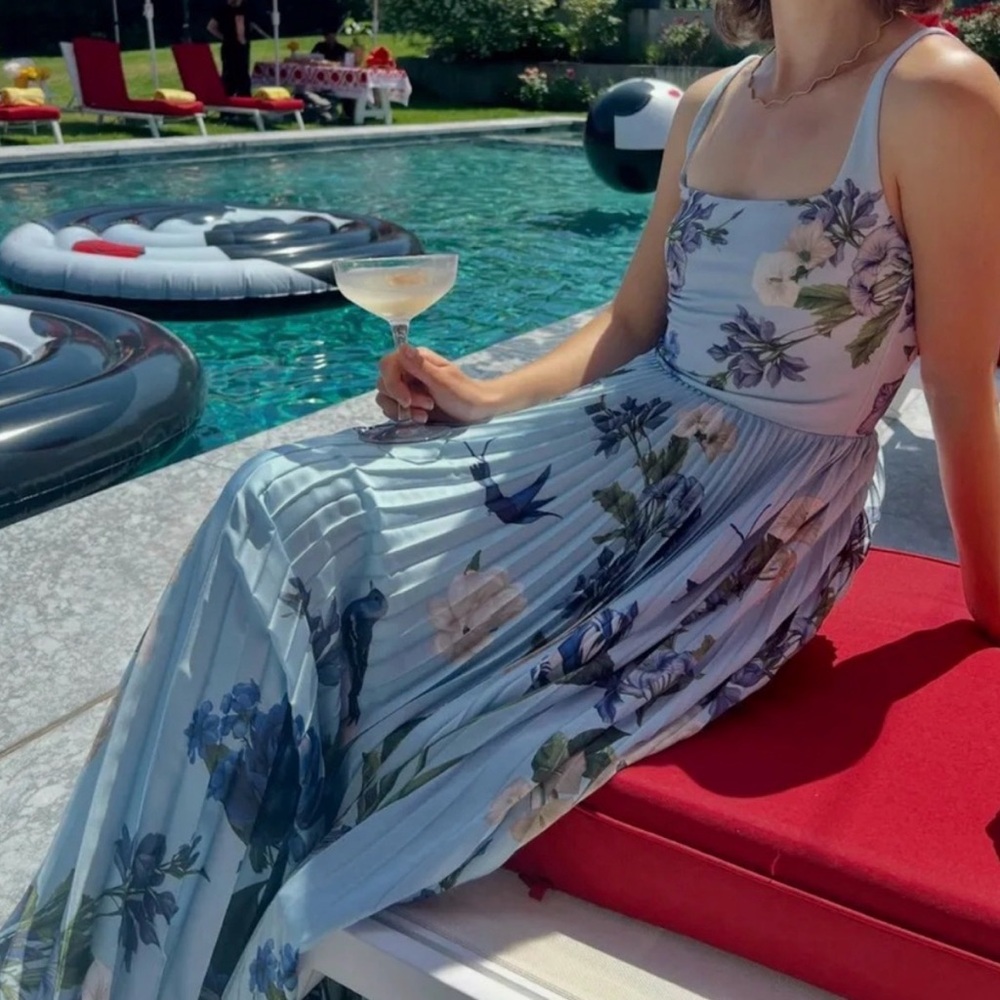 Alice + Olivia Carolyn Pleated Maxi Dress